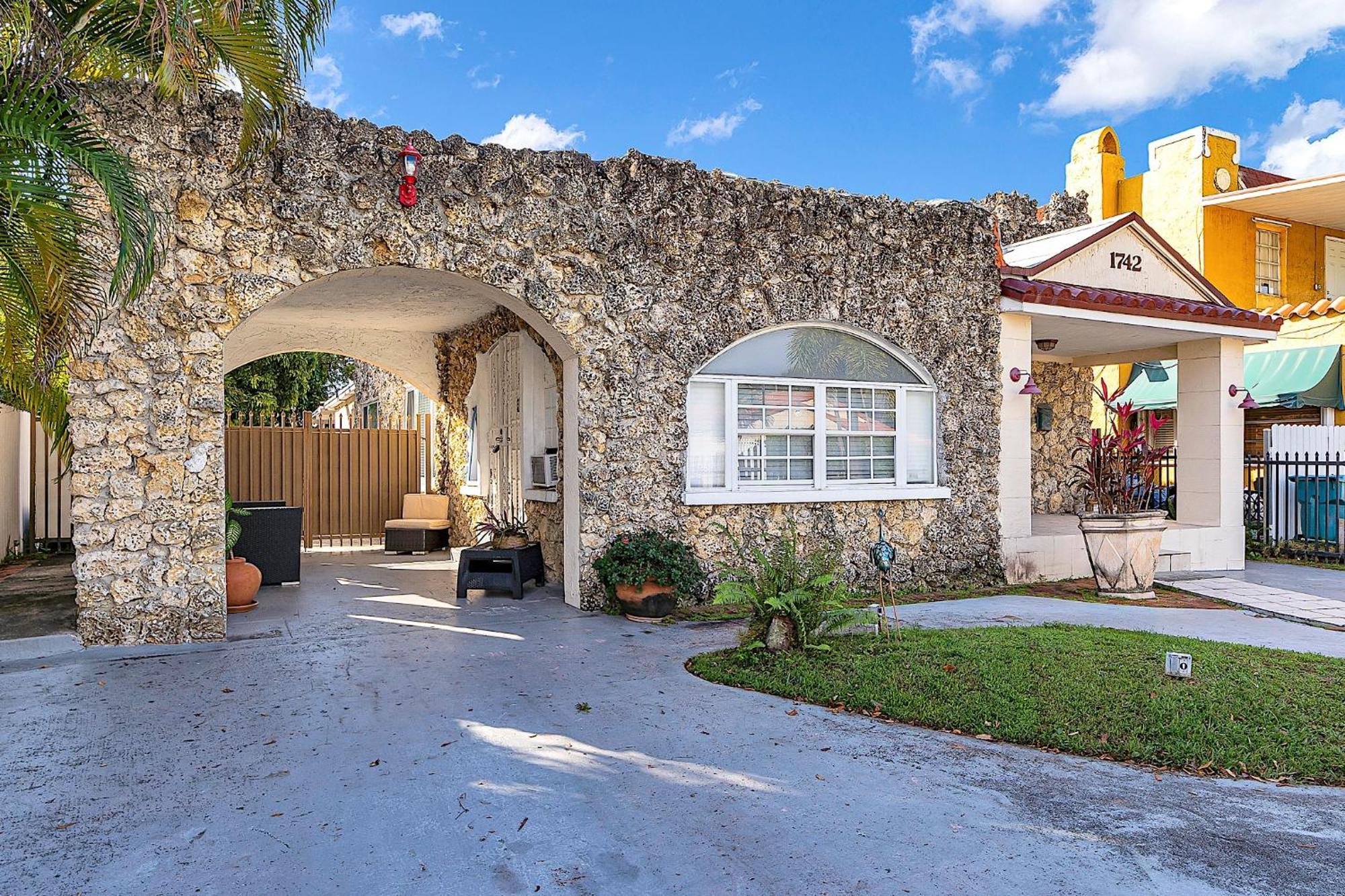 Coral Suite Close To Little Havana Miami Bagian luar foto